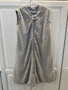 Sleeveless Plush Zip-Front Sleep Sack in Light Grey
